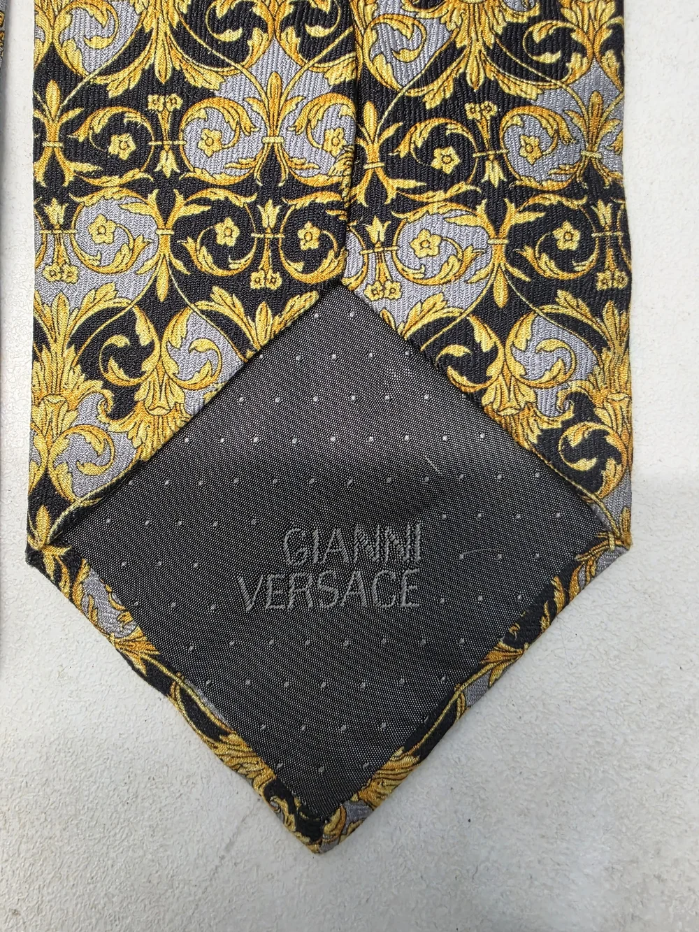 Vintage Gianni Versace 100% Silk Tie Medusa Baroque Black Gold Gray Italy